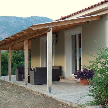 Blue Lagoon Villa Порос Экстерьер фото