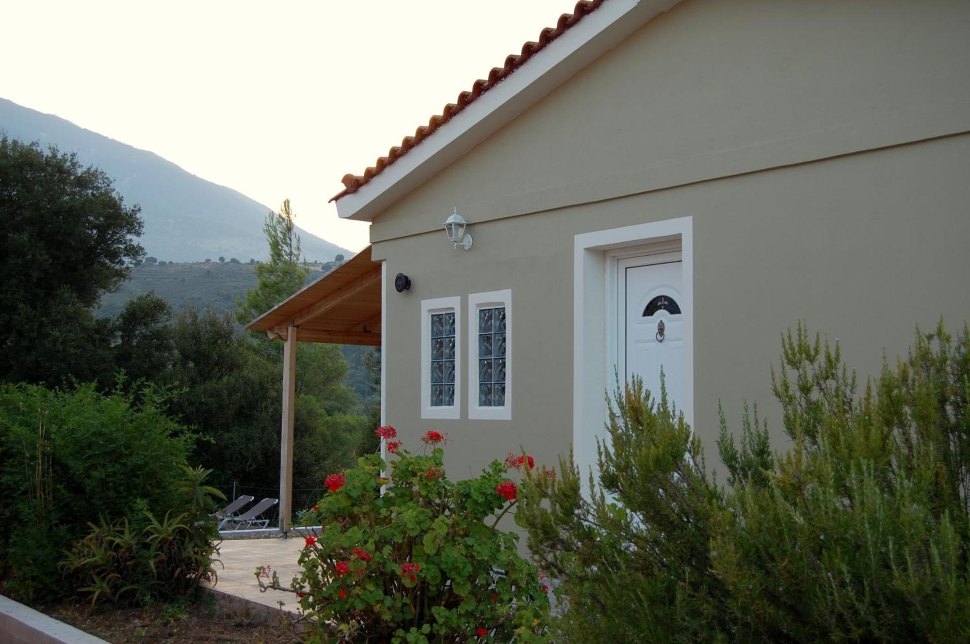 Blue Lagoon Villa Порос Номер фото