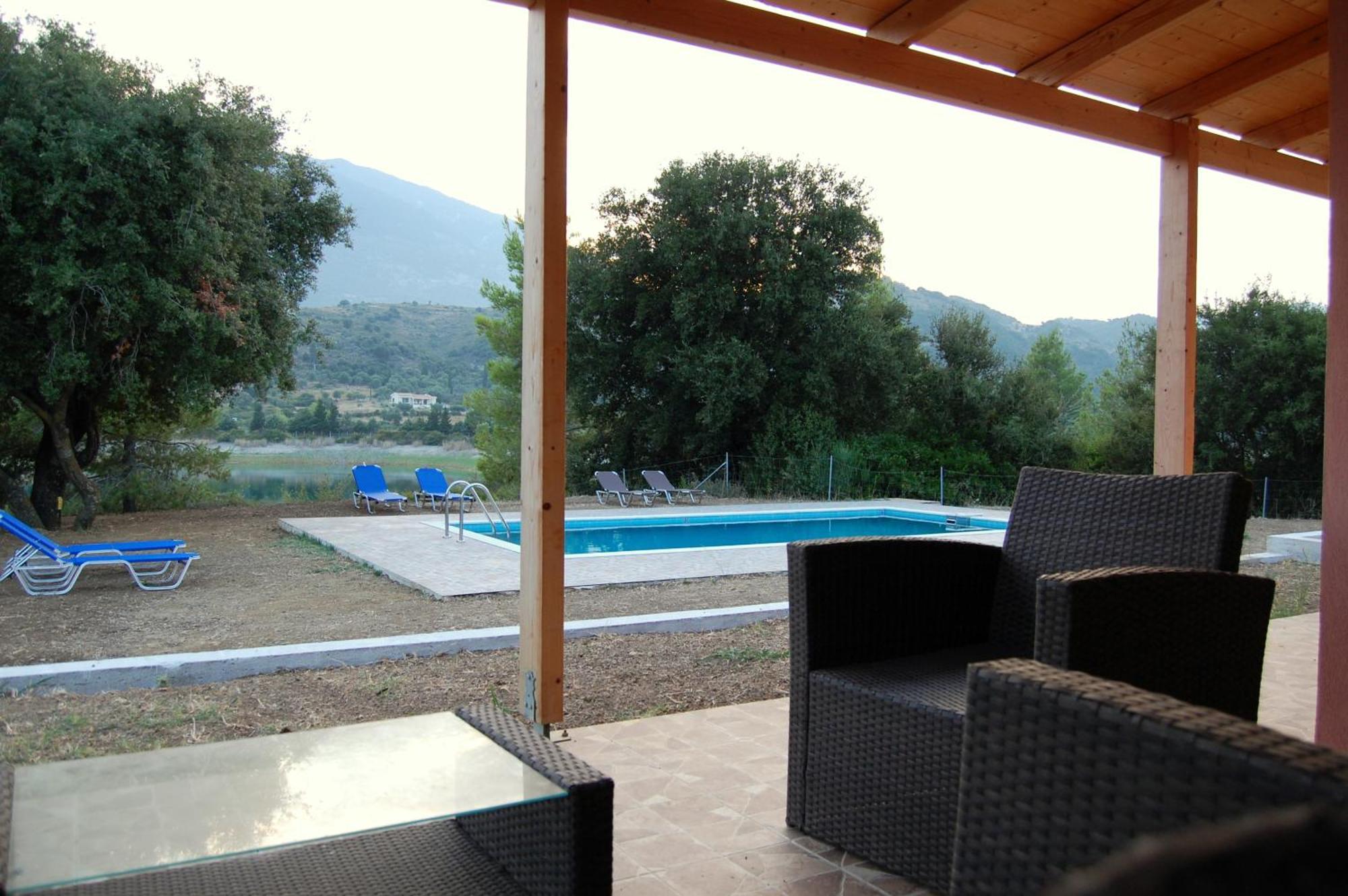 Blue Lagoon Villa Порос Экстерьер фото